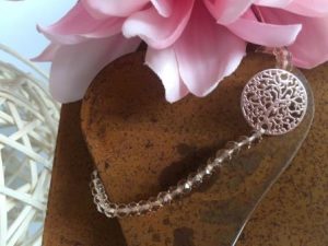 muttermilchschmuck-armkette-alina-rosegold--das-ideale-geschenk-zur-geburt-handarbeit-schweiz