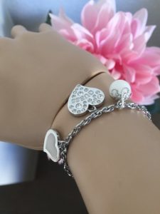 Muttermilch-Schmuck-Armkette-GUESS-silber-Herz-gefüllt-Mumi-Perle