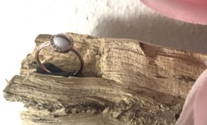 roségold-ring-mit-zirkonia-steinen-muttermilch-gefüllt-von-ewig-verbunden-ein-geschenk-zur-geburt